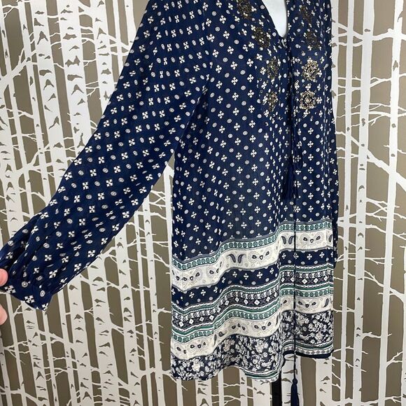 Chelsea & Violet Boho Navy & White Square Brass Sequin Semi-Sheer Tunic Top sz S - Picture 3 of 4